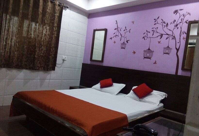 호텔 Geetanjali St Bus Stand Panvel