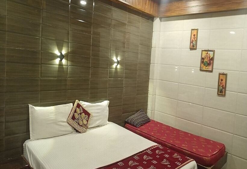 호텔 Geetanjali St Bus Stand Panvel