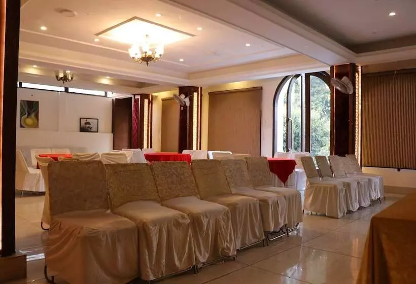 Hotelli Kings Retreat