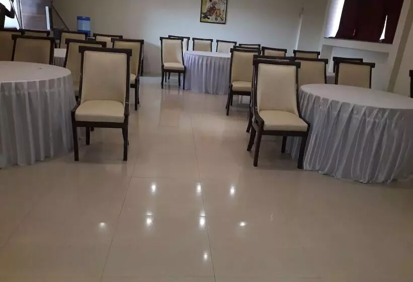ホテル Sai Vijay