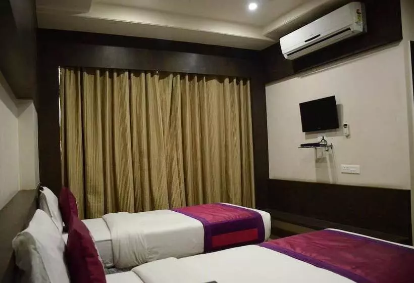 ホテル Sai Vijay