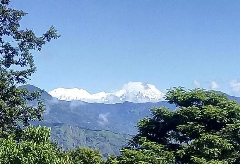 ホテル The Shire Kalimpong
