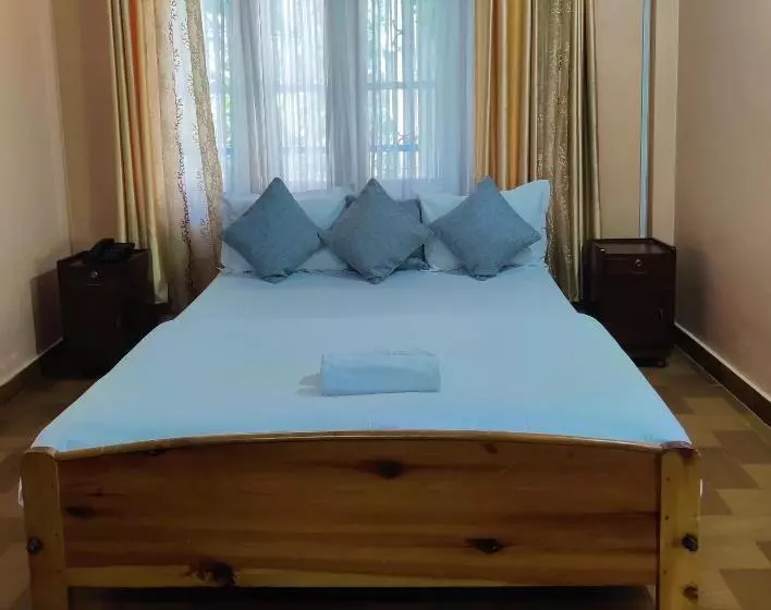 ホテル The Shire Kalimpong