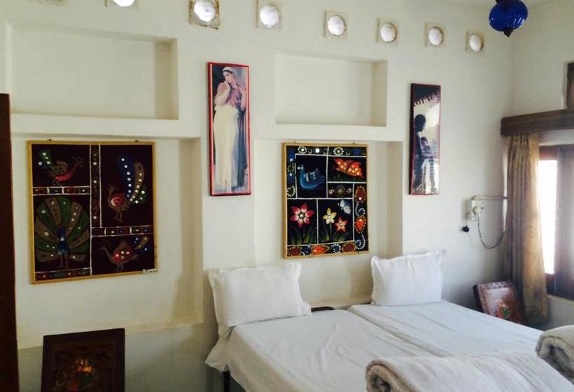 فندق White House A Family Homestay