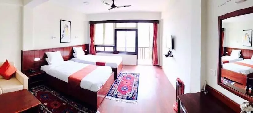 استراحتگاه Martam Retreat