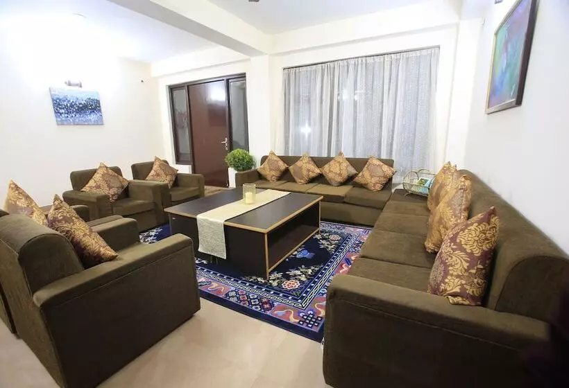 استراحتگاه Martam Retreat