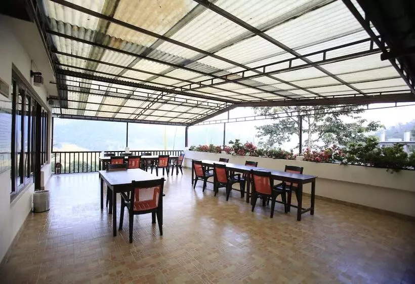 استراحتگاه Martam Retreat