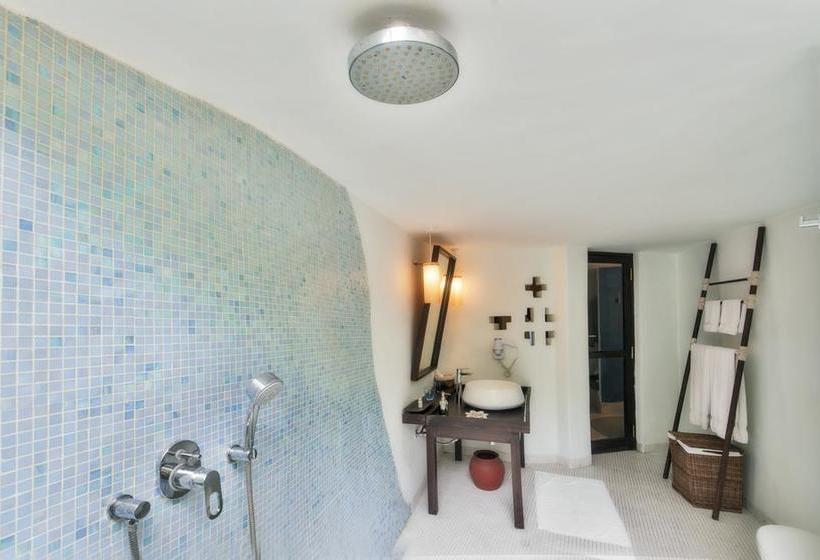 استراحتگاه Nilaya Hermitage