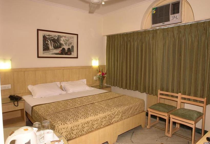 Cedar Court Bed And Breakfast