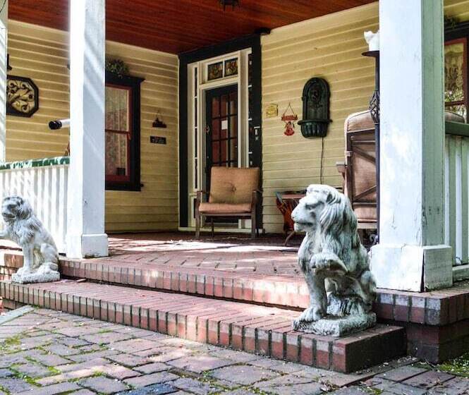 Glen Morey Country House B & B Inn