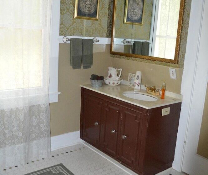 Glen Morey Country House B & B Inn