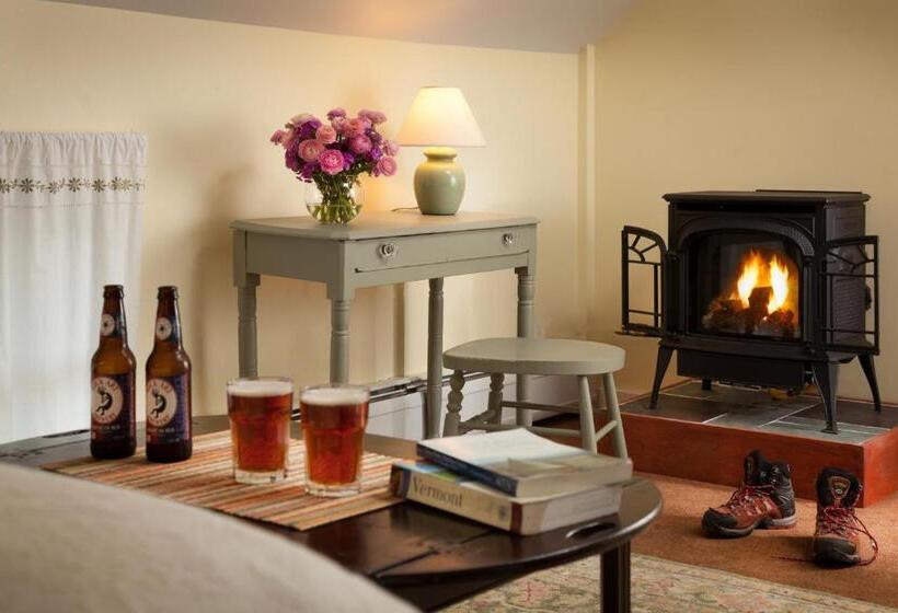 Lang House On Main Street Bed & Breakfast