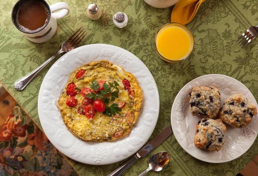 Lang House On Main Street Bed & Breakfast