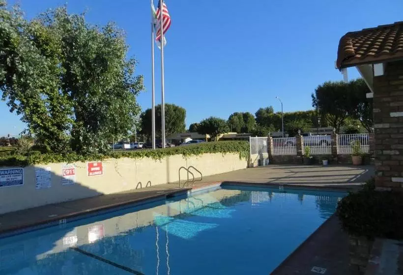 Capri Motel