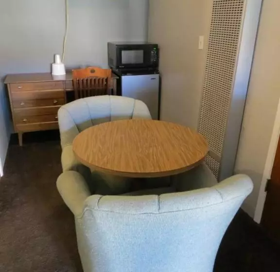 Capri Motel