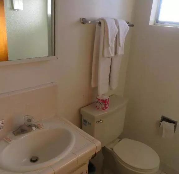 Capri Motel