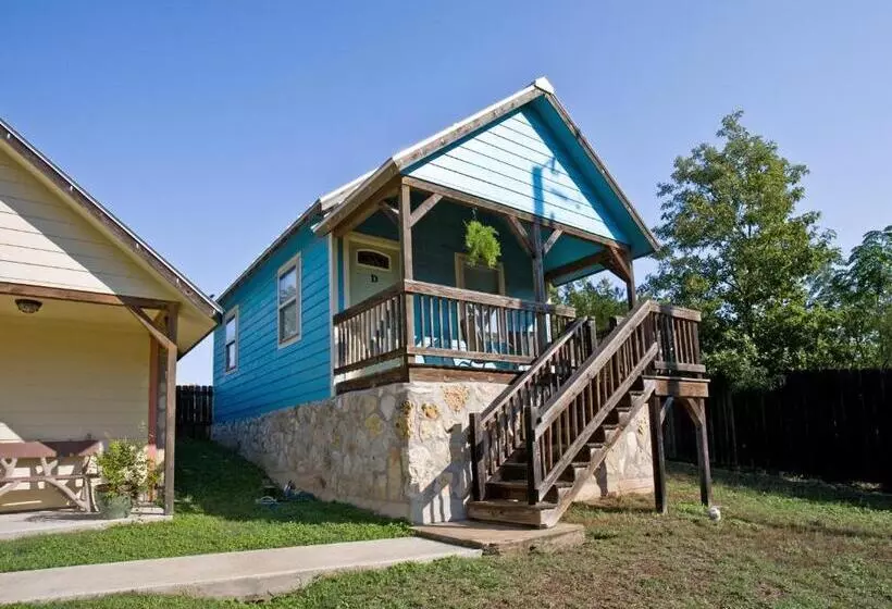 ホテル Blanco Riverside Cottages