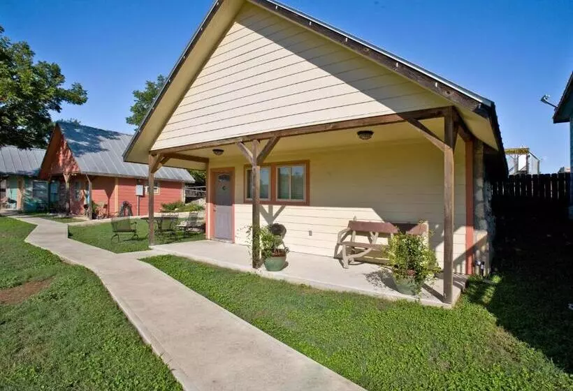 ホテル Blanco Riverside Cottages
