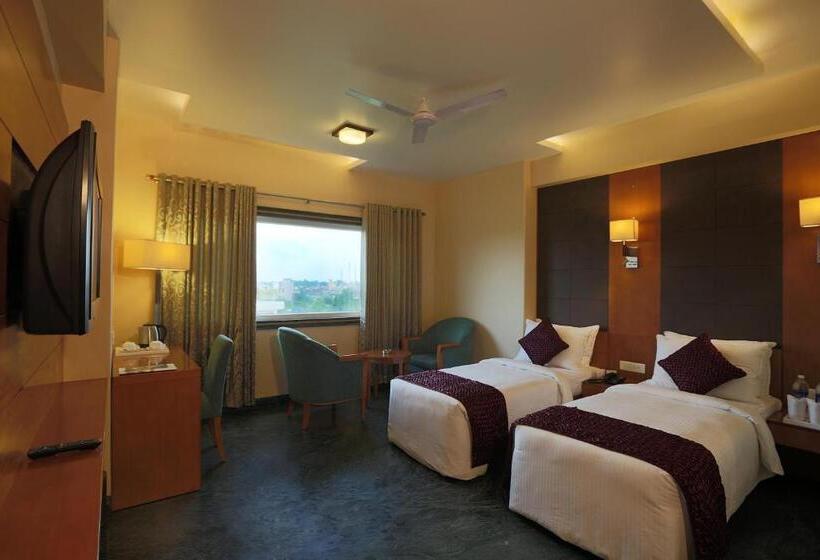 בית מלון כפרי Brijwasi Lands Inn