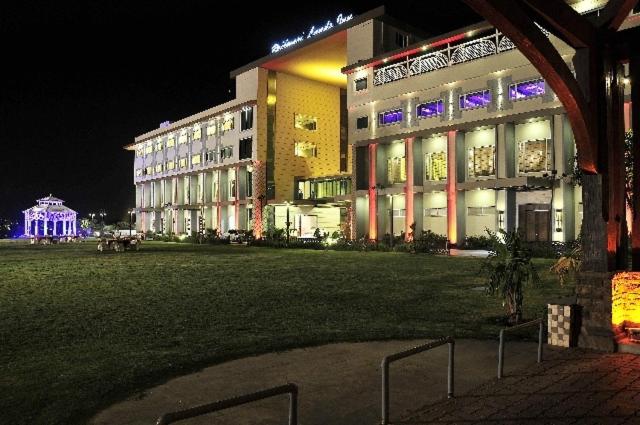 בית מלון כפרי Brijwasi Lands Inn