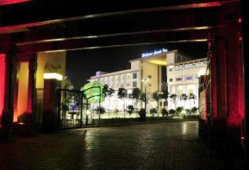 בית מלון כפרי Brijwasi Lands Inn