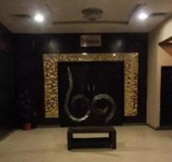 ホテル Brijwasi Lands Inn