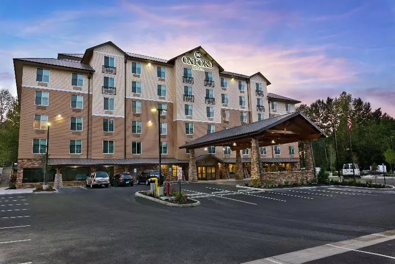 ホテル Oxford Suites Bellingham