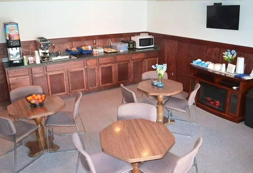 مُتل Main Street Lodge And Suites