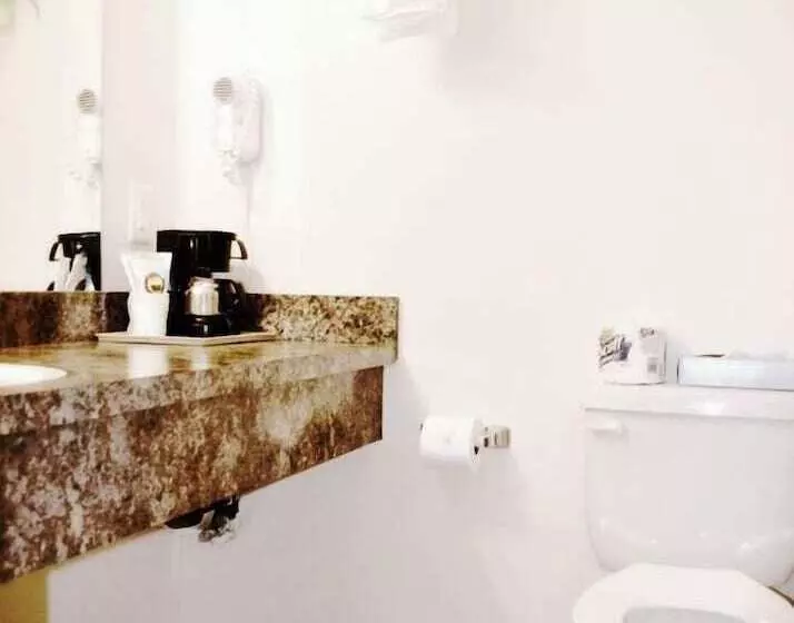 مُتل Main Street Lodge And Suites