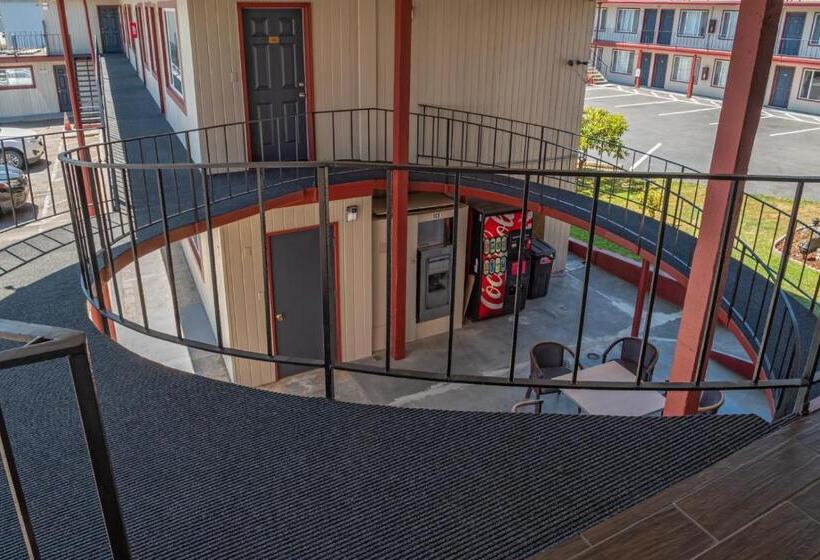 汽车旅馆 Riviera Inn