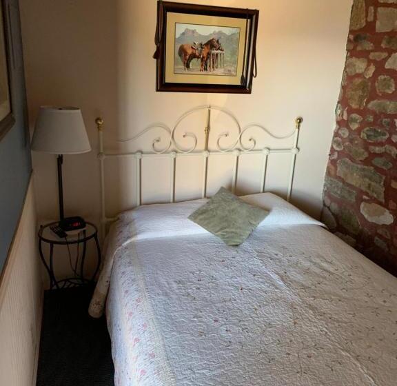 Sugarloaf Mountain Motel