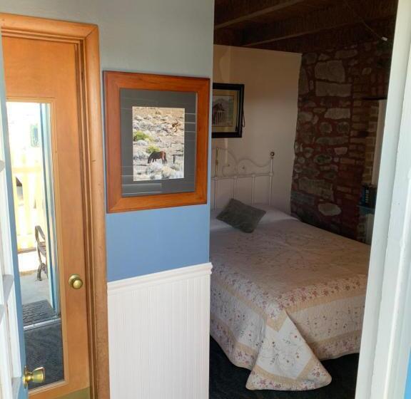 Sugarloaf Mountain Motel