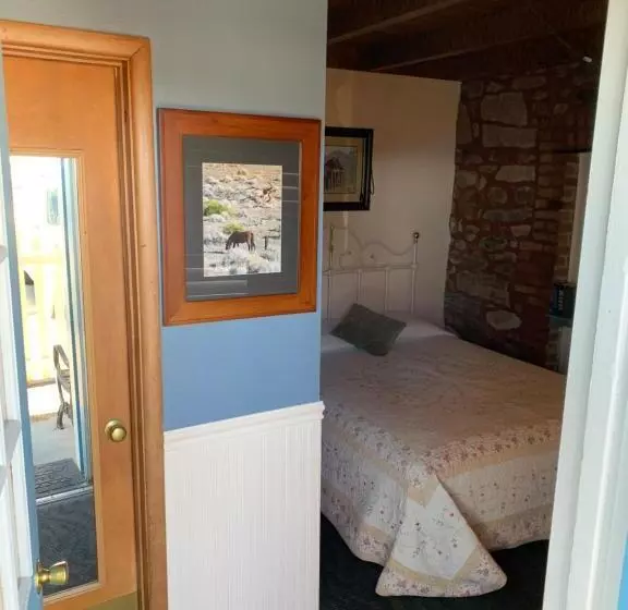 Sugarloaf Mountain Motel