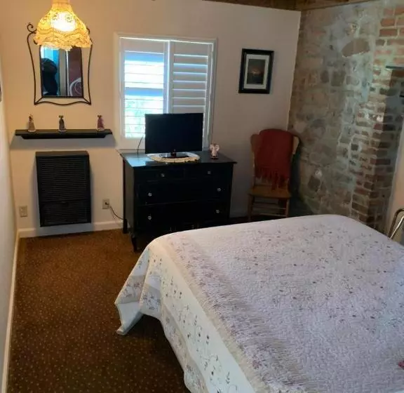 Sugarloaf Mountain Motel