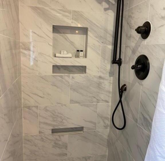 Sugarloaf Mountain Motel