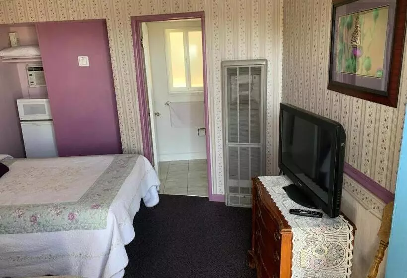 Sugarloaf Mountain Motel
