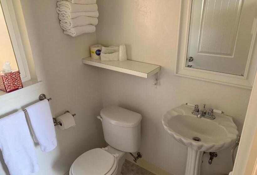 Sugarloaf Mountain Motel