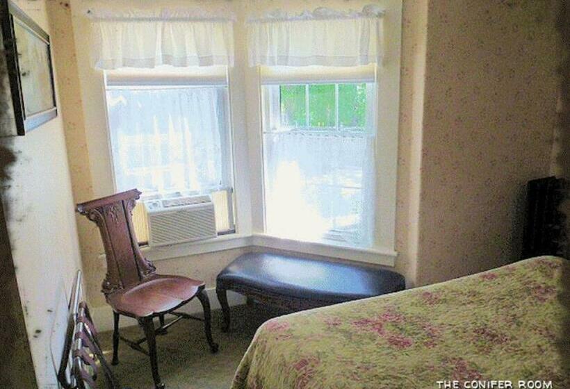 住宿加早餐  Spruce Moose Lodge