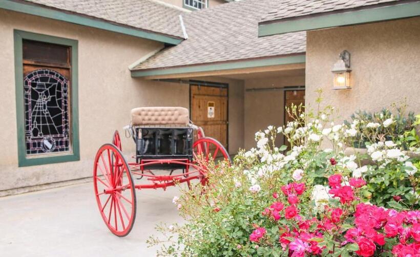 مبيت وإفطار The Eden House Vineyard