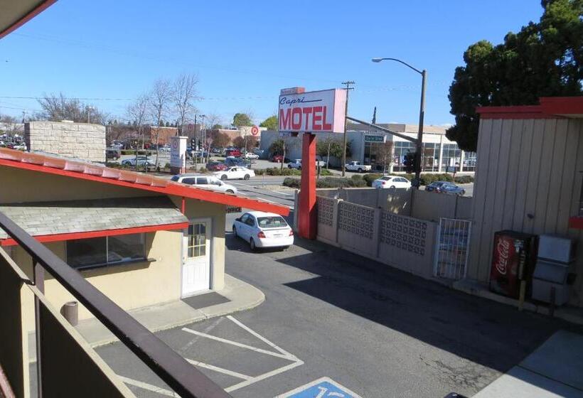 Capri Motel