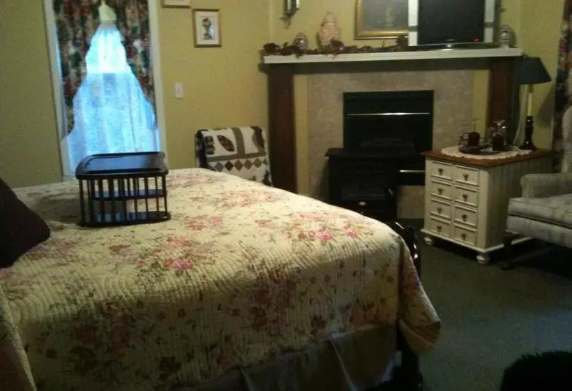 Emerald Necklace Inn Bed And Breakfast