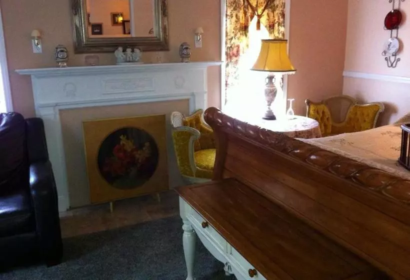 Emerald Necklace Inn Bed And Breakfast