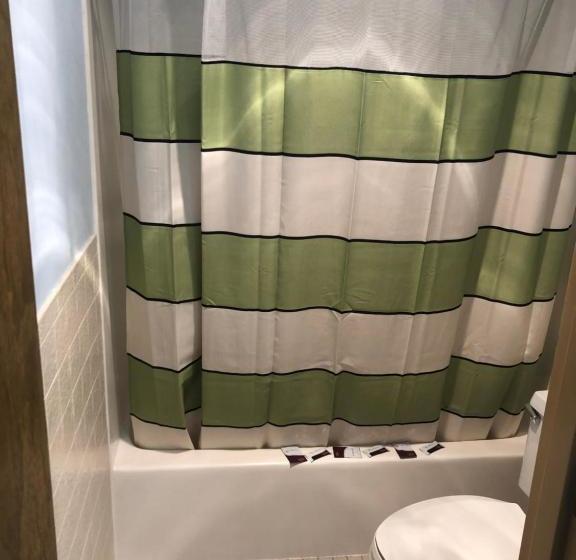 Отель Sunset Inn And Suites