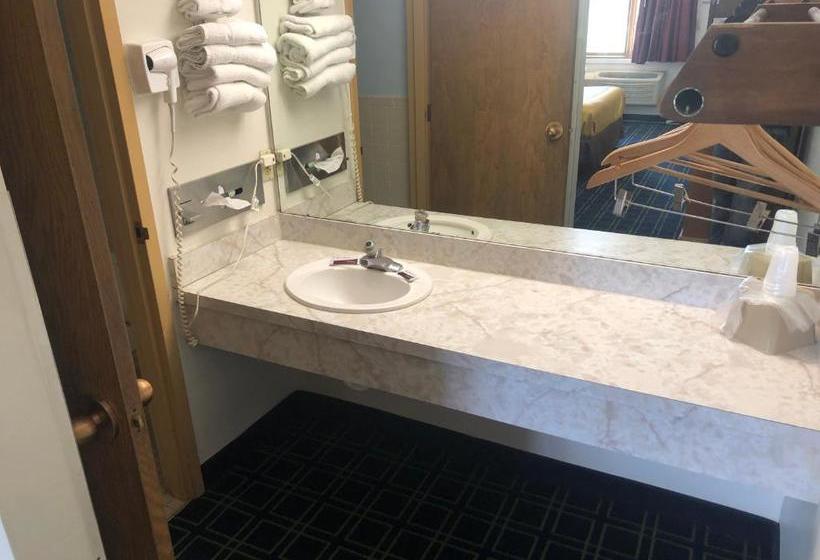 Отель Sunset Inn And Suites