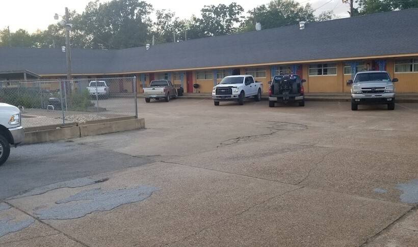 모텔 Budget Inn Magnolia