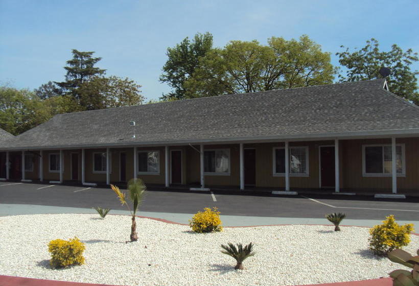 فندق على الطريق Budget Inn Lake Oroville