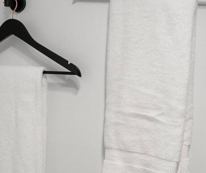 Motel Candlewick Inn And Suites