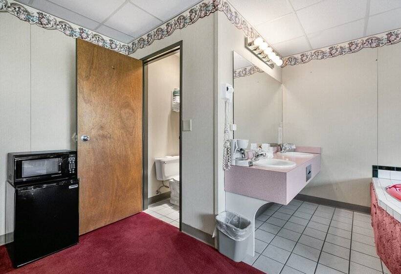 Motel Candlewick Inn And Suites