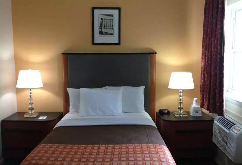 モーテル Media Inn & Suites