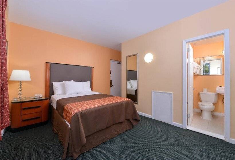 Мотель Media Inn & Suites